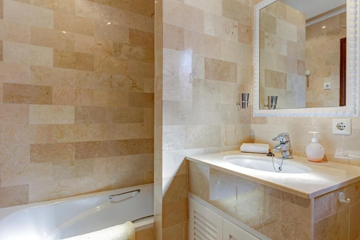 Casa Cumbre - 3 Bedroom Holiday Villa Marbella