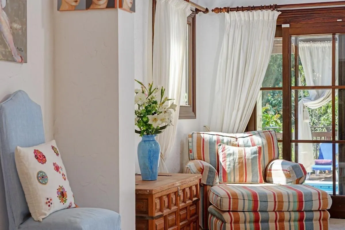 Casa Cumbre - 3 Bedroom Holiday Villa Marbella
