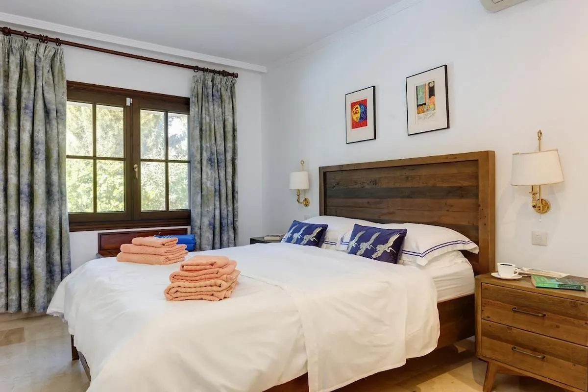 Casa Cumbre - 3 Bedroom Holiday Villa Marbella