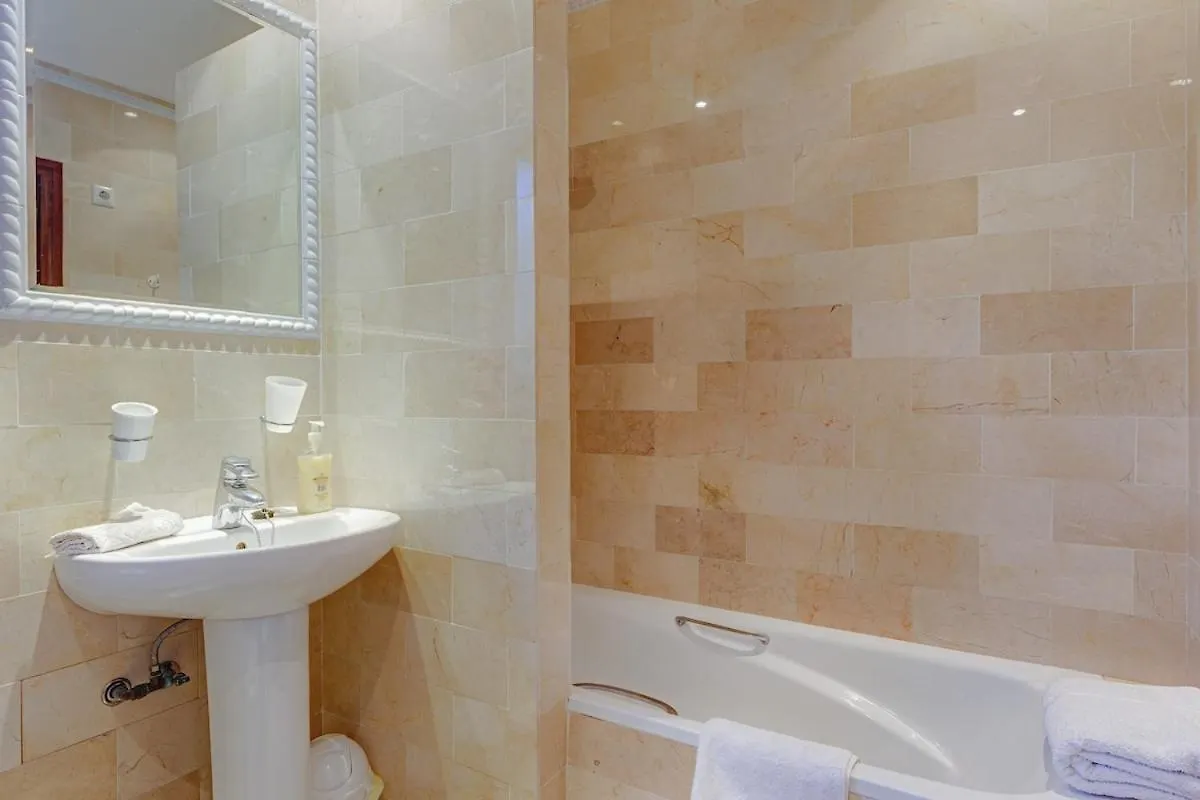 Casa Cumbre - 3 Bedroom Holiday Villa Marbella