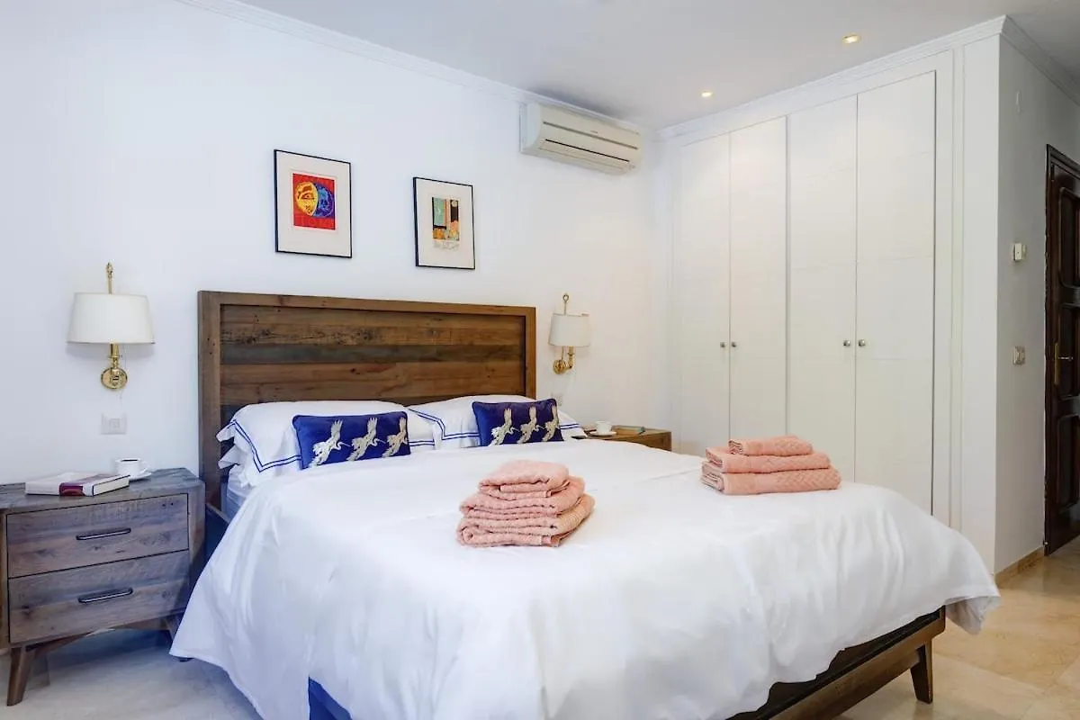 Casa Cumbre - 3 Bedroom Holiday Villa Marbella